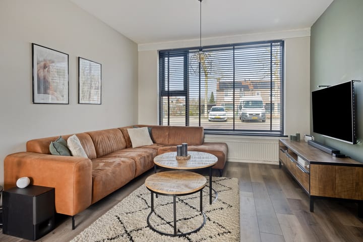 Photo 2 of Het Midden 19