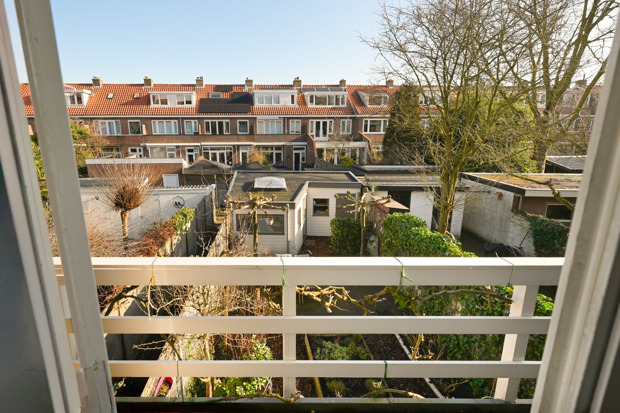 Spacious 1930s Family Home with Garden House in Haarlem — 15
