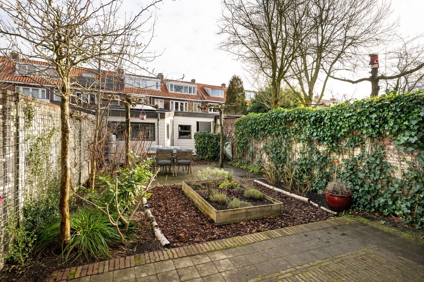 Spacious 1930s Family Home with Garden House in Haarlem — 24