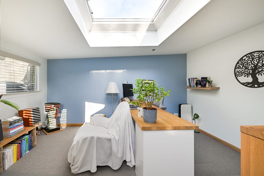 Spacious 1930s Family Home with Garden House in Haarlem — 27