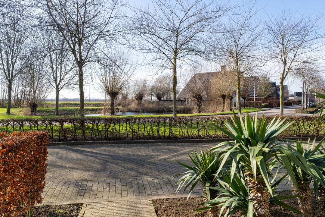 Photo 2 of Middenveld 43