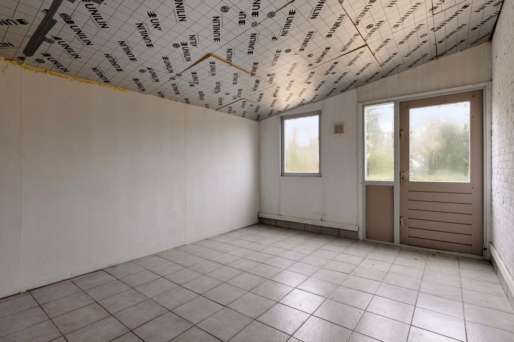 Detached home with potential on large plot near Mill — 23