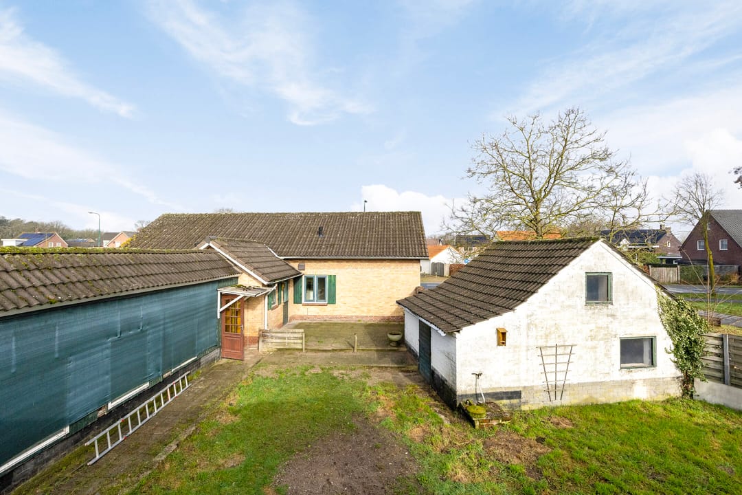 Detached home with potential on large plot near Mill — 37