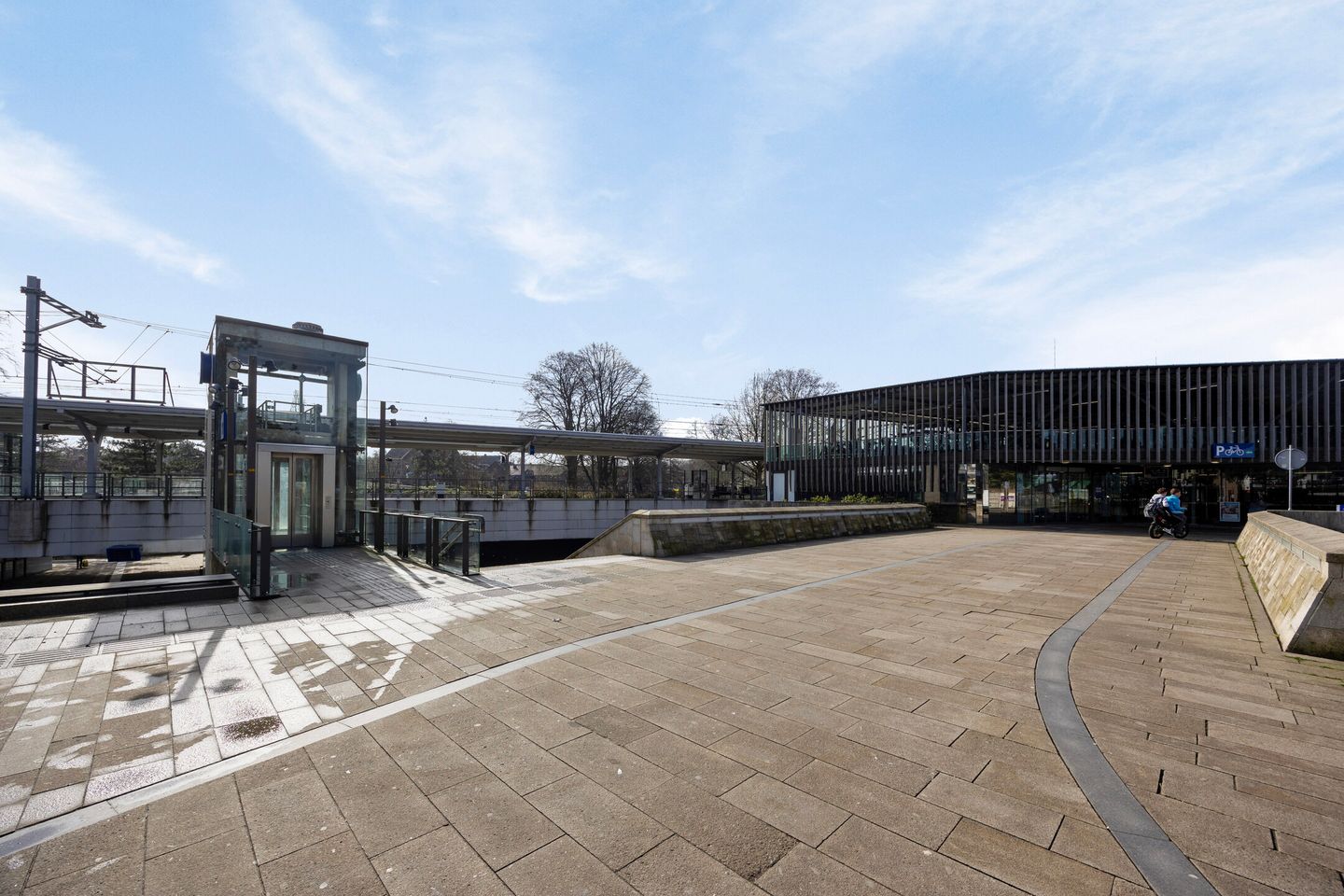 View photo 5 of Stationsplein 2