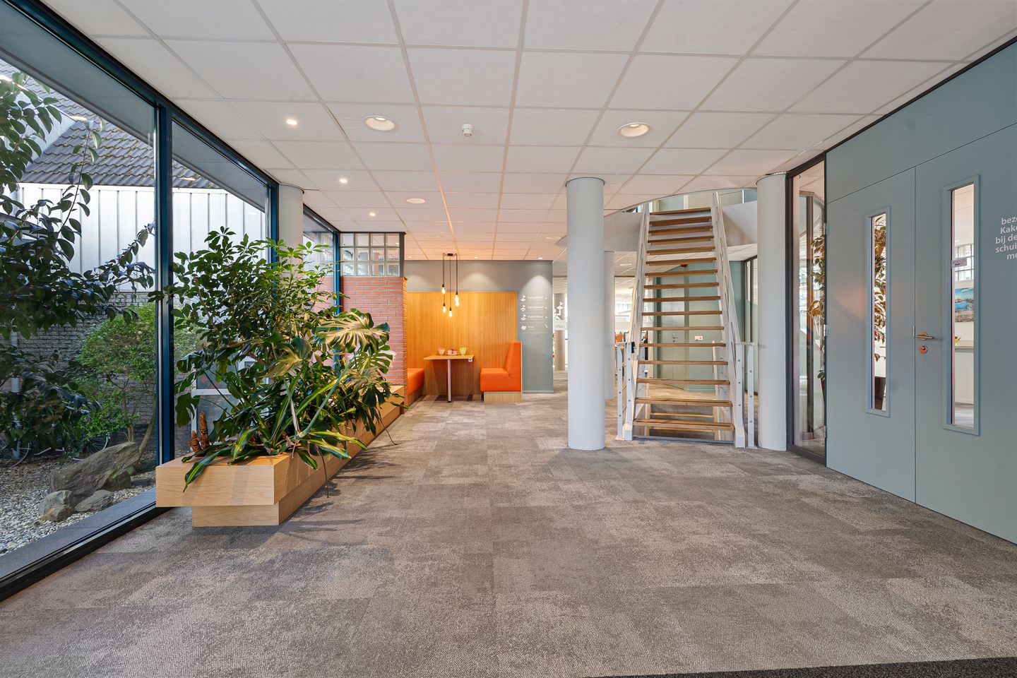 Bekijk foto 2 van Kalf 186-A