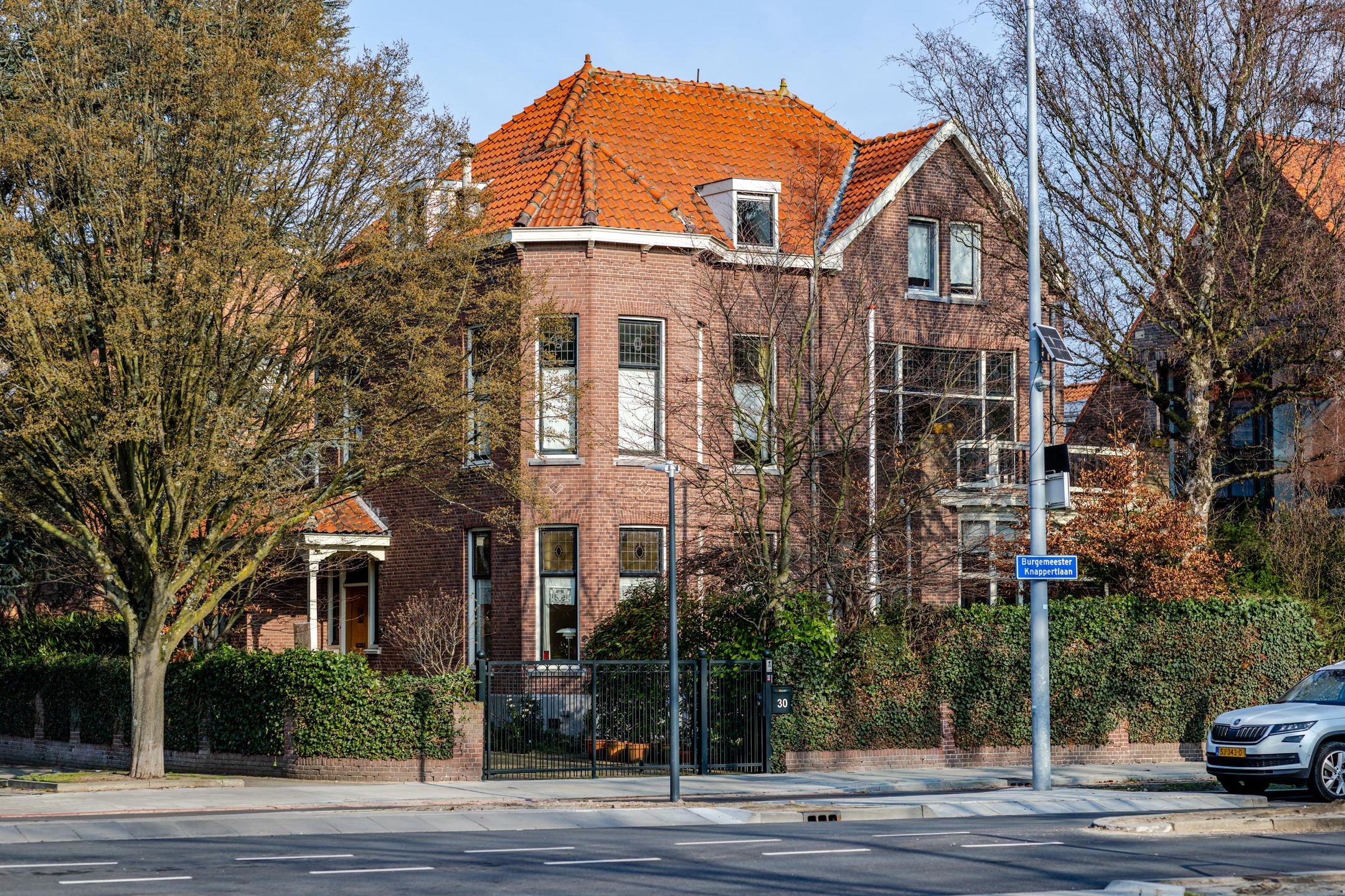 Photo 54 of Burgemeester Knappertlaan 30