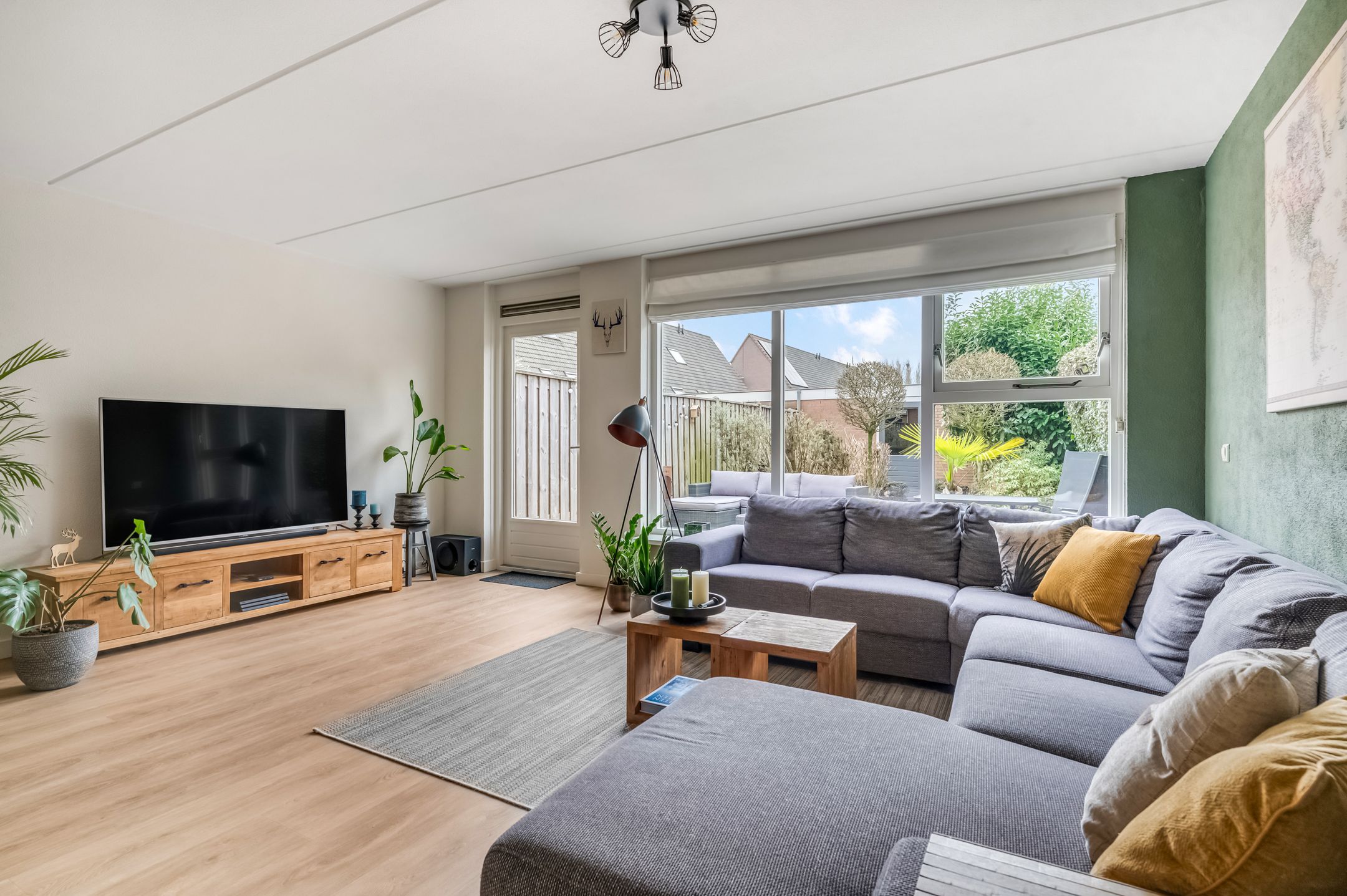 Foto 3 van Erasmusstate 98