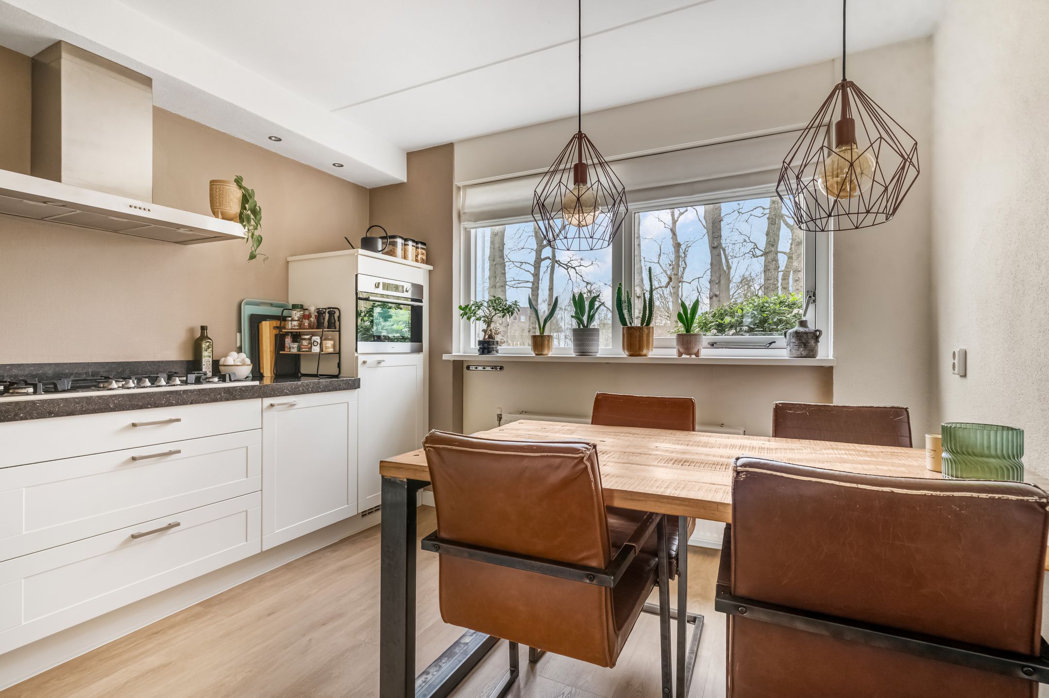 Foto 9 van Erasmusstate 98