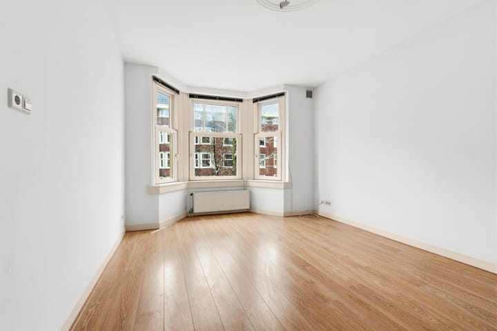 Photo 2 of Haarlemmermeerstraat 38-2