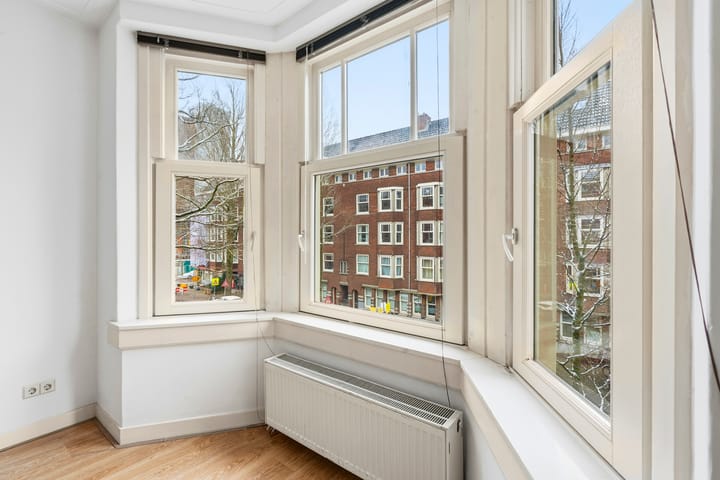 Photo 4 of Haarlemmermeerstraat 38-2