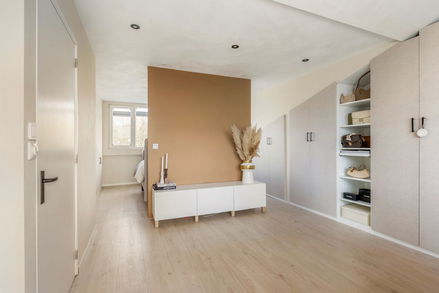 Fully renovated semi-detached family home with A energy label bordering nature — 39