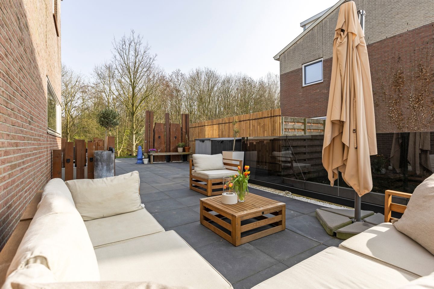 Fully renovated semi-detached family home with A energy label bordering nature — 48