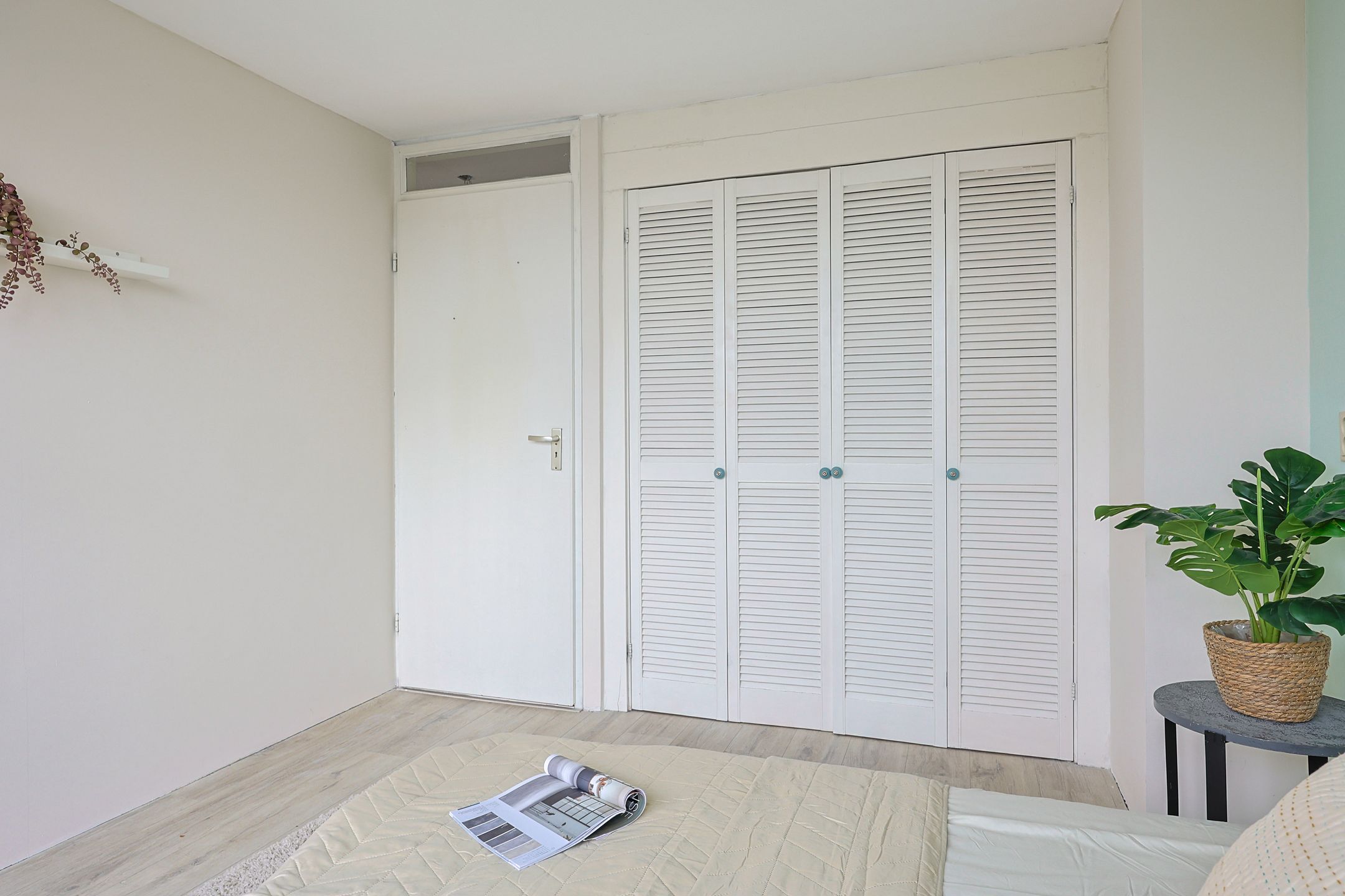Spacious three room maisonnette with full width west facing balcony in charming Lauwerecht — 18
