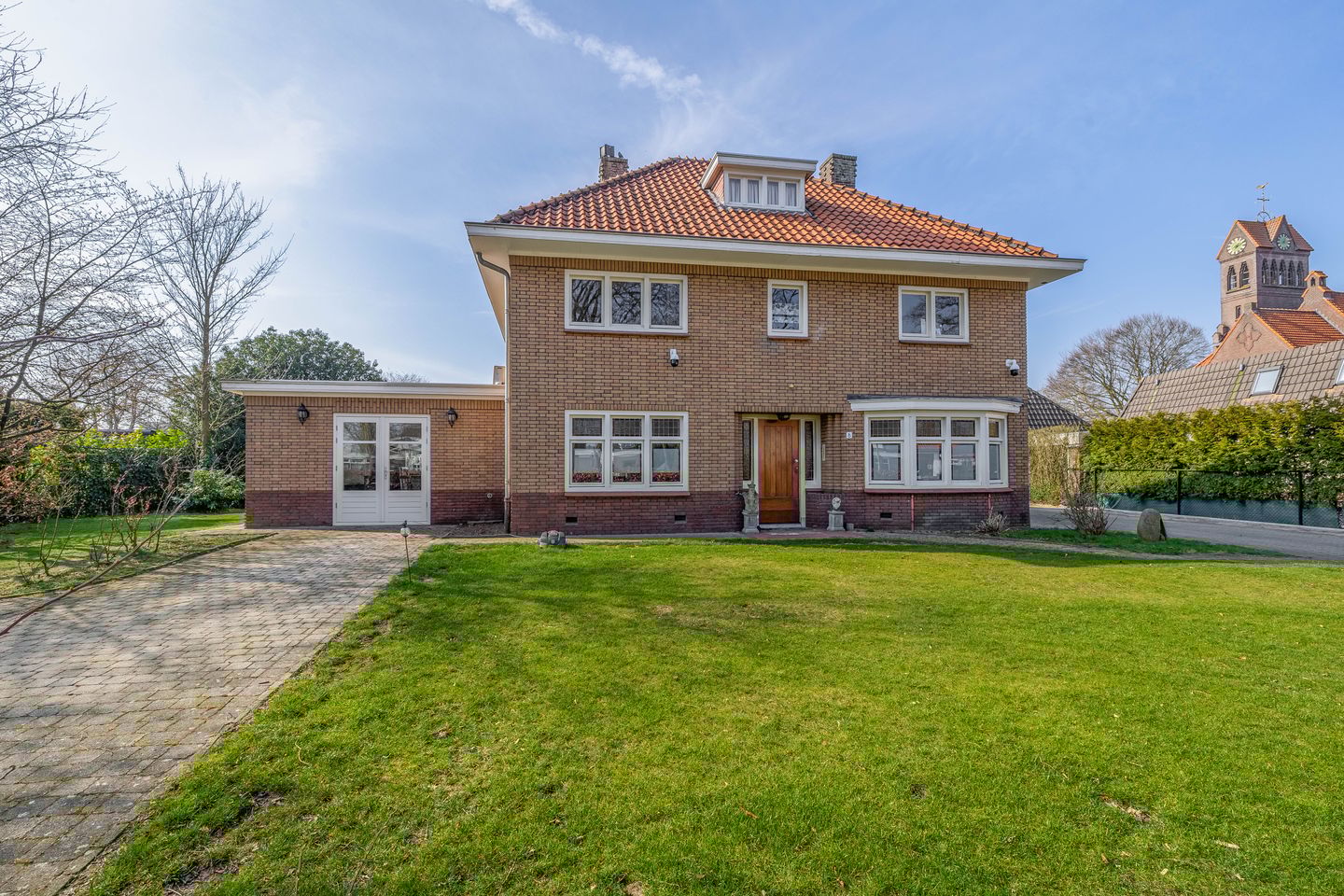 Photo 5 of Peeleik 8