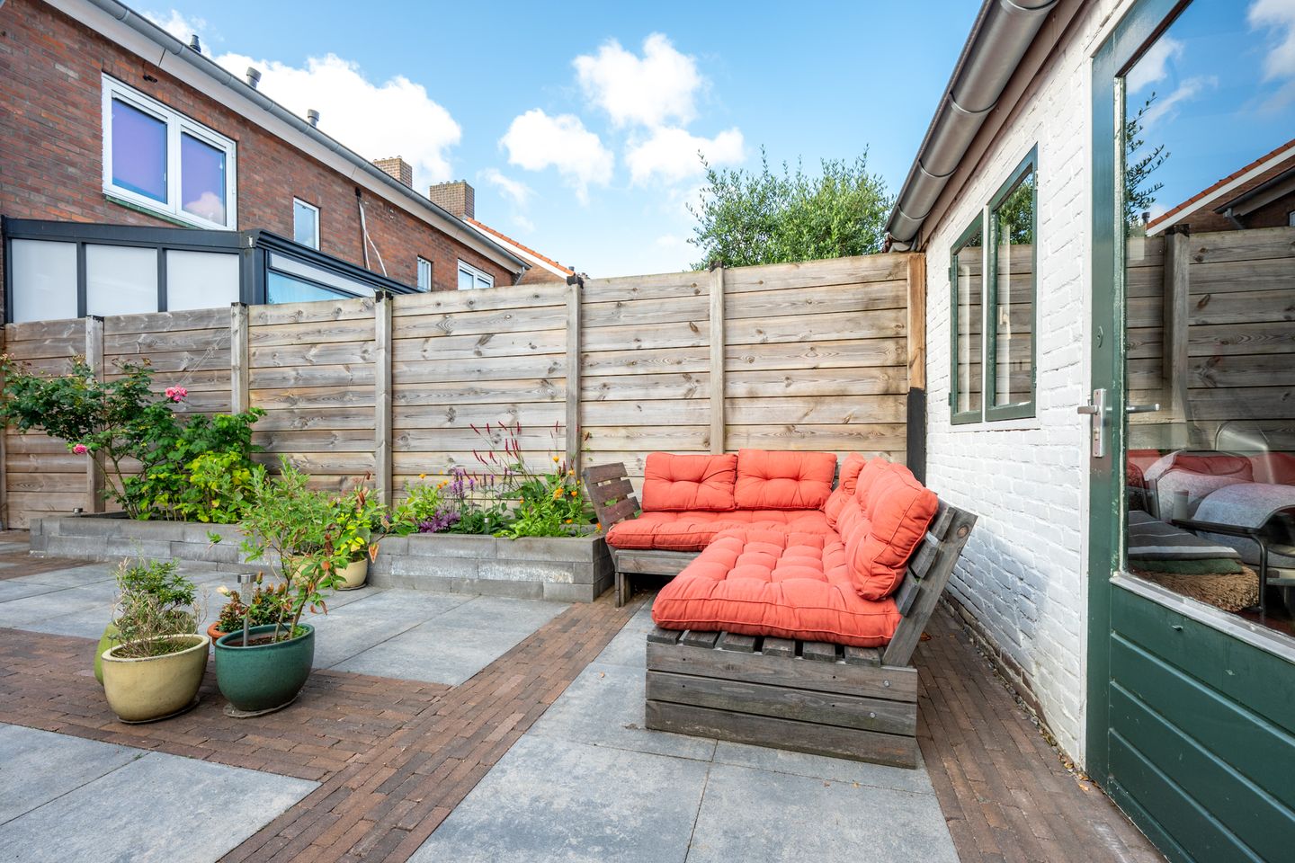 Charming Three-Room Terraced House with Sunny West-Facing Garden in Utrecht Zuilen — 18