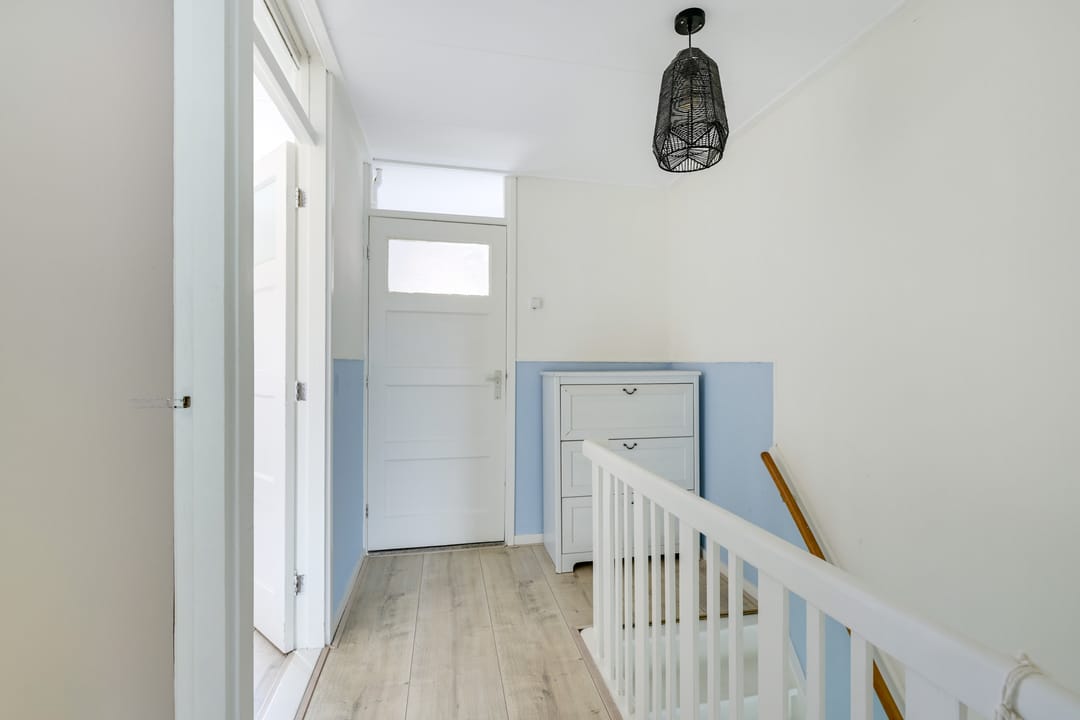 Charming Three-Room Terraced House with Sunny West-Facing Garden in Utrecht Zuilen — 21