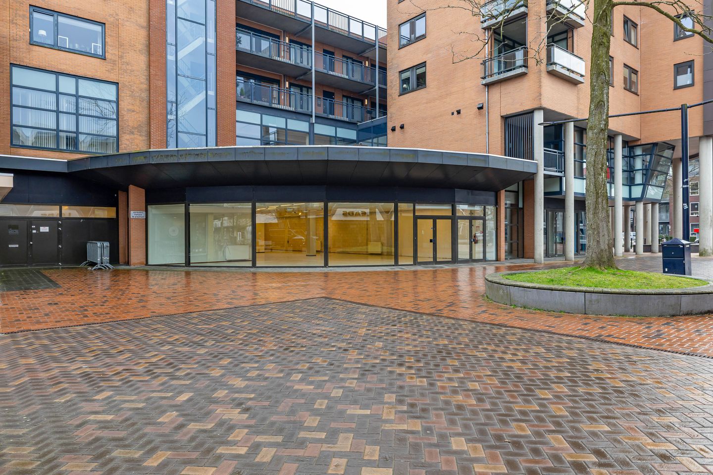 Bekijk foto 1 van Europalaan 2-01