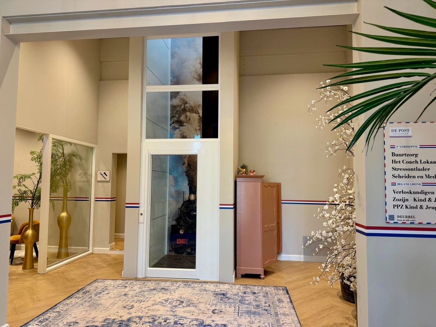 View photo 4 of Stationsplein 8