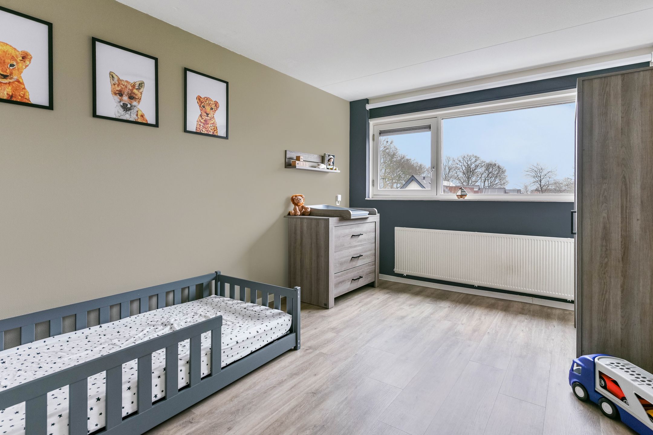Spacious split-level home with 2 bathrooms and private parking — 21