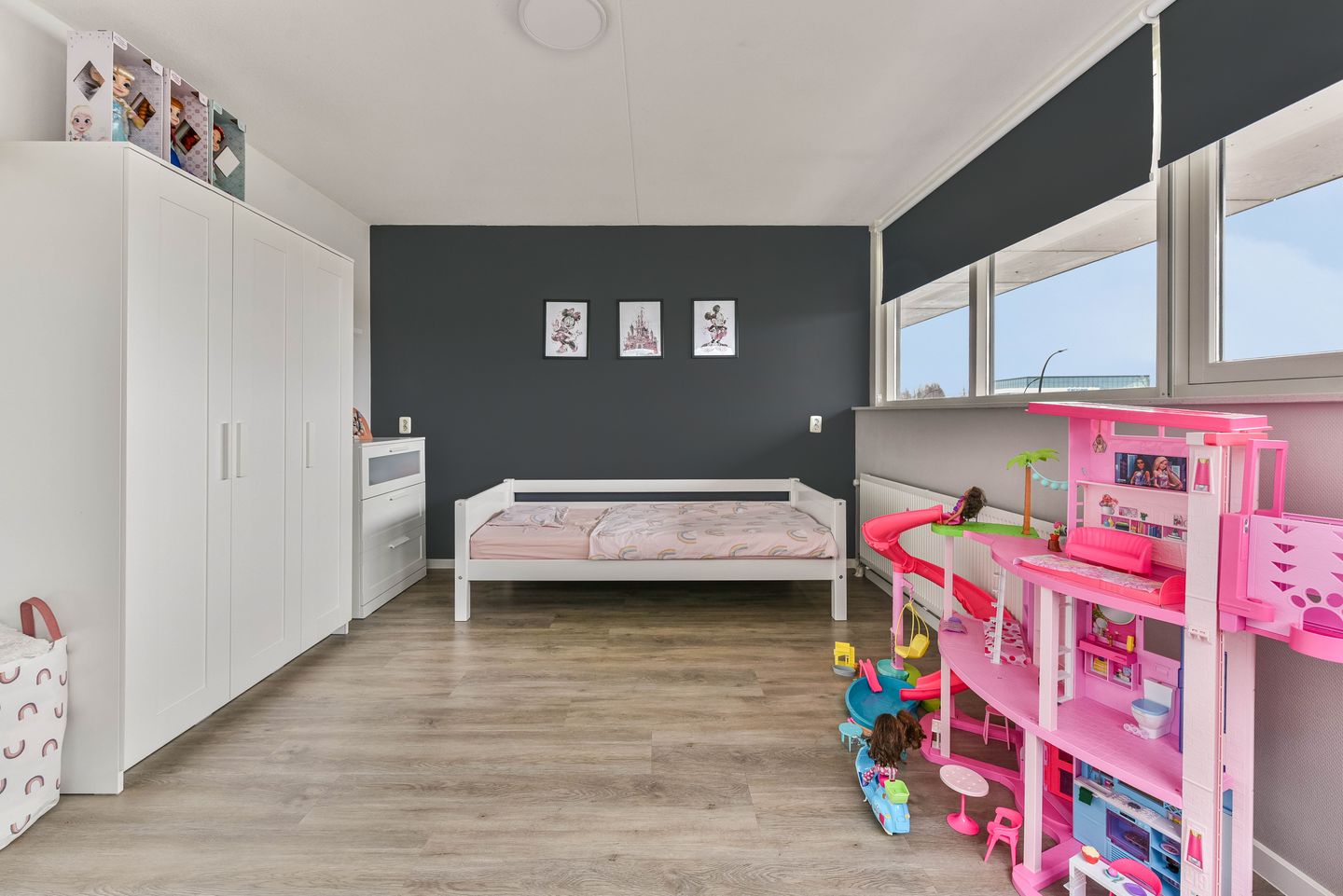 Spacious split-level home with 2 bathrooms and private parking — 25