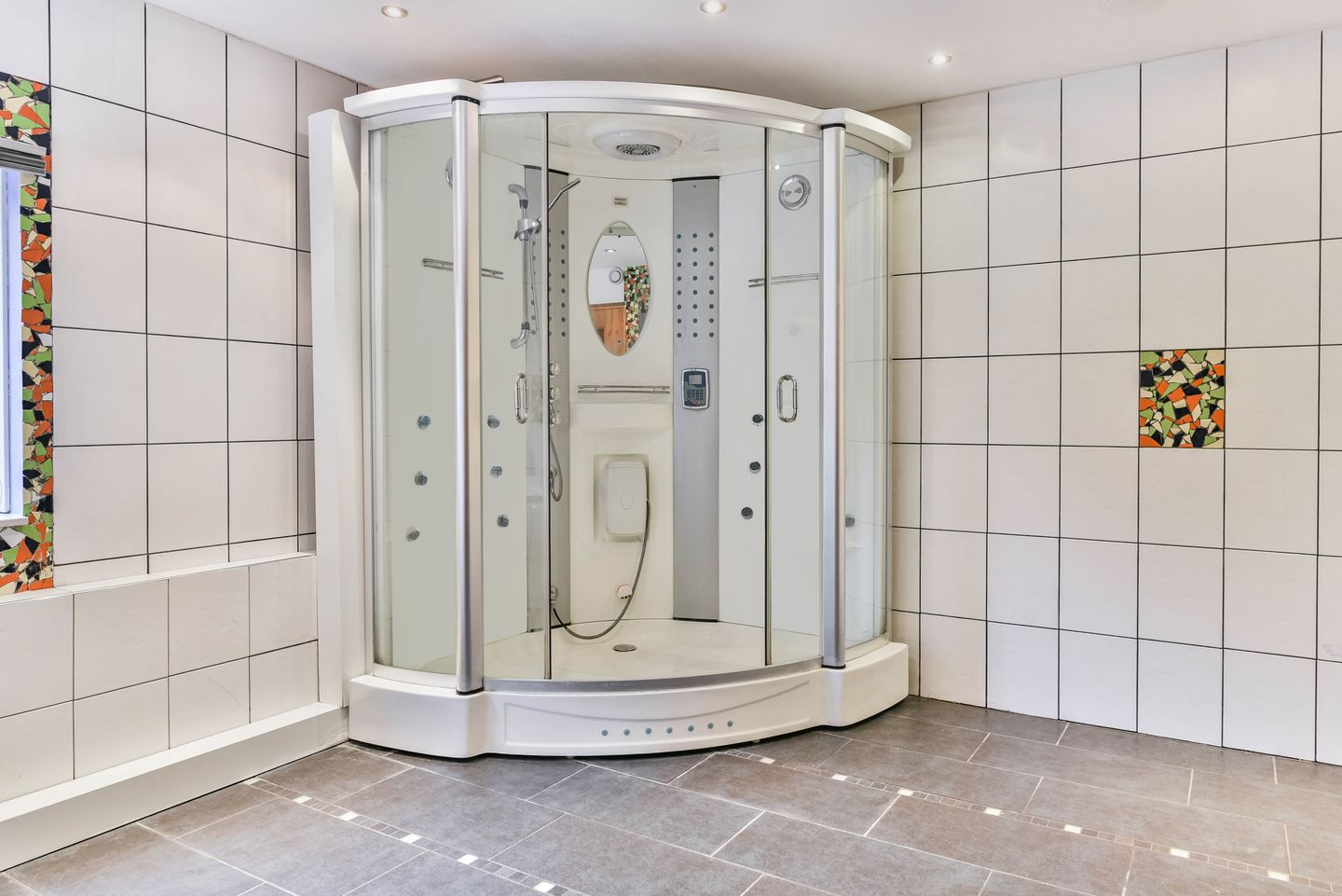 Spacious split-level home with 2 bathrooms and private parking — 34