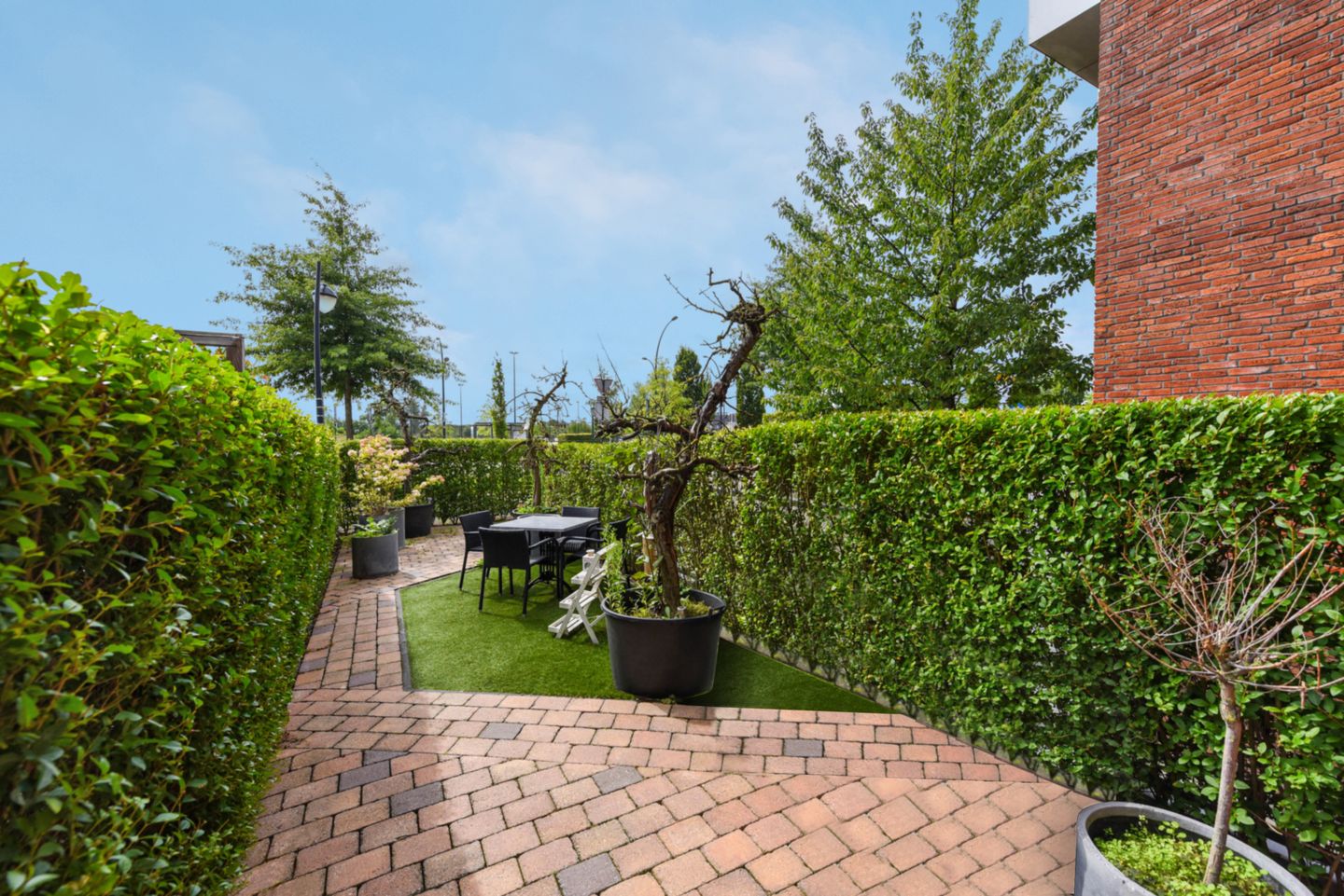 Spacious split-level home with 2 bathrooms and private parking — 40