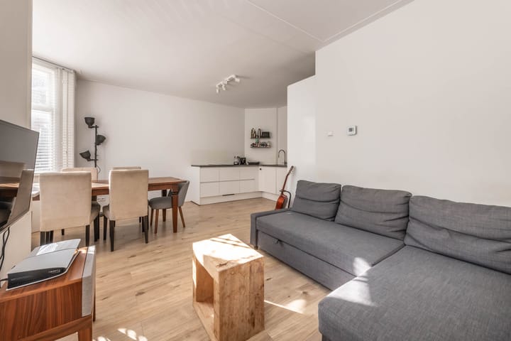 Foto 2 van Leiduinstraat 22-1