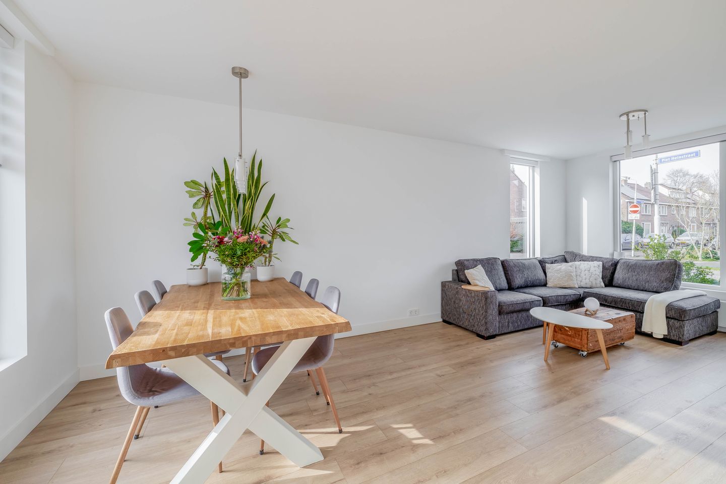 Spacious Corner House with Large Garage and Sunny Garden in Wormerveer — 12