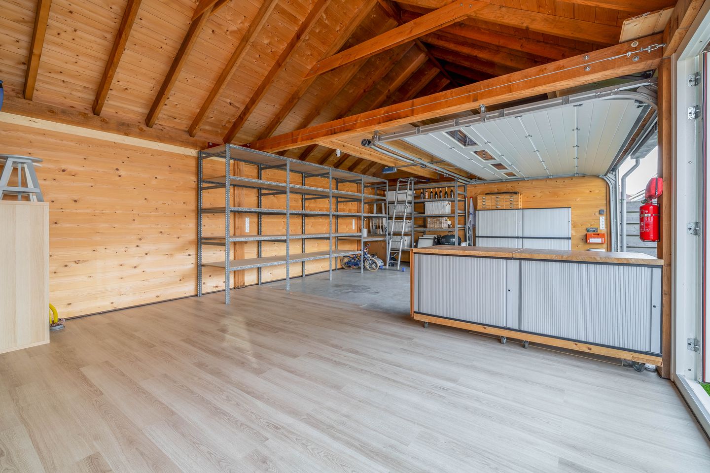 Spacious Corner House with Large Garage and Sunny Garden in Wormerveer — 35