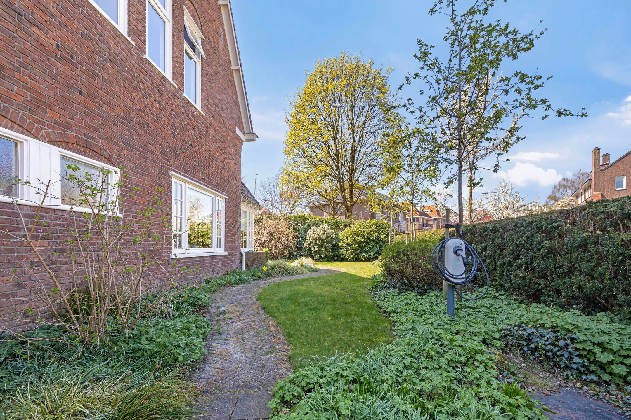 Photo 45 of Van Ruisdaelstraat 11