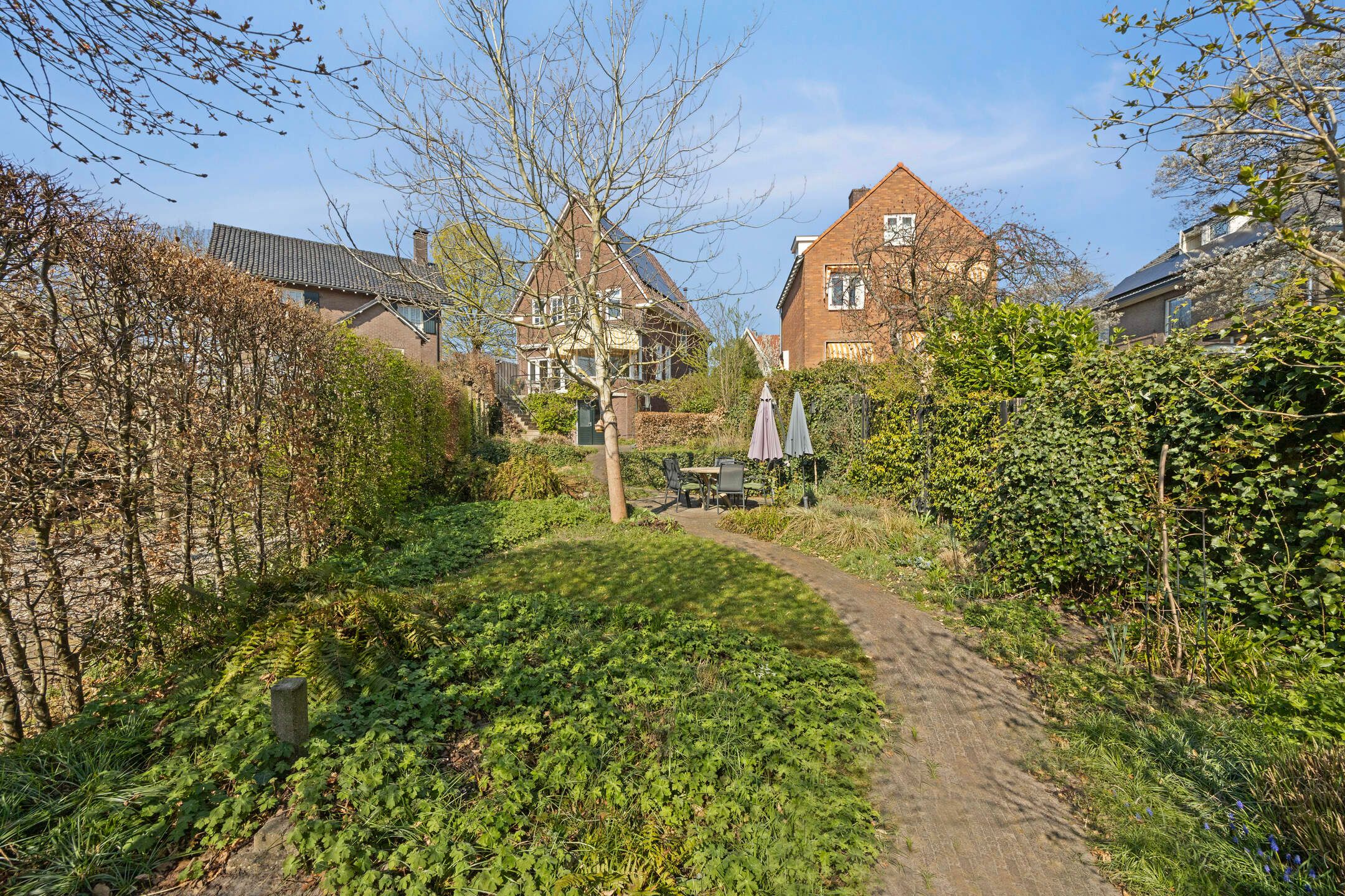 Photo 51 of Van Ruisdaelstraat 11