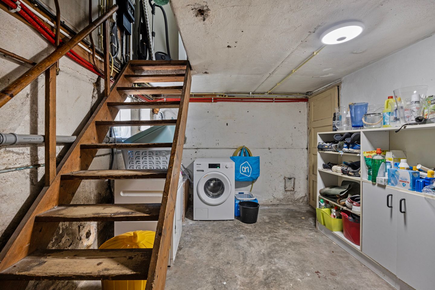 Photo 55 of Van Ruisdaelstraat 11