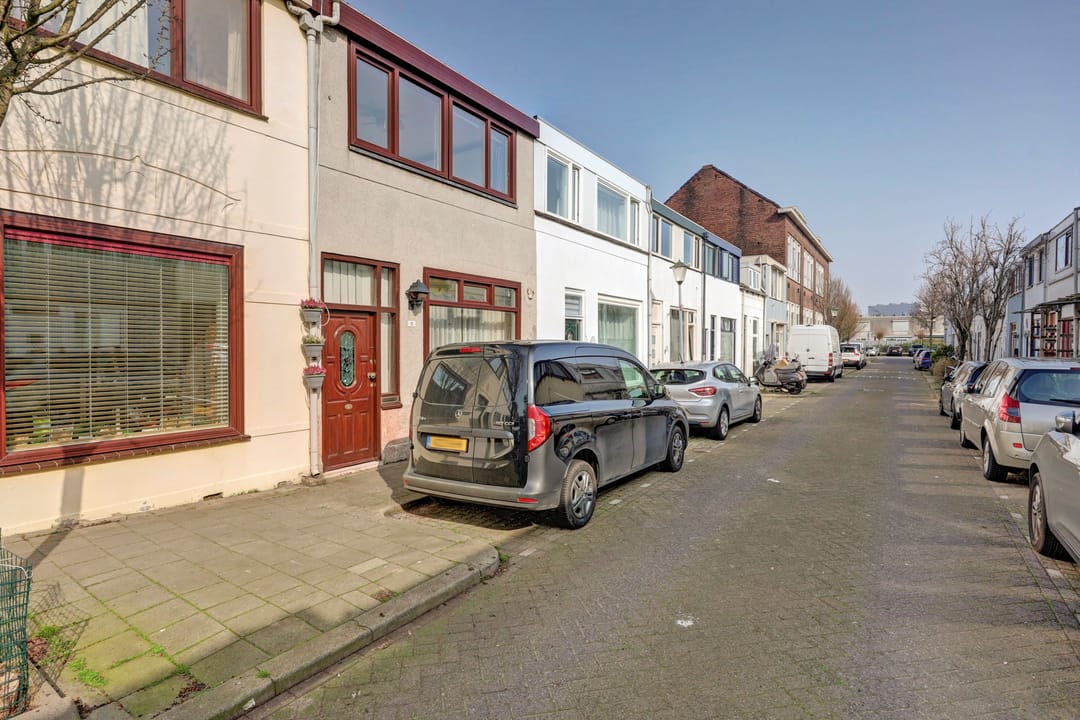 Photo 2 of Zalmstraat 15