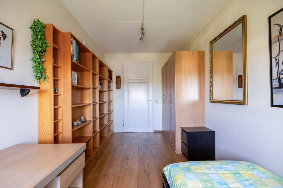 Comfortable 4th-floor apartment with balcony, parking, and scenic views in Cuijk — 22