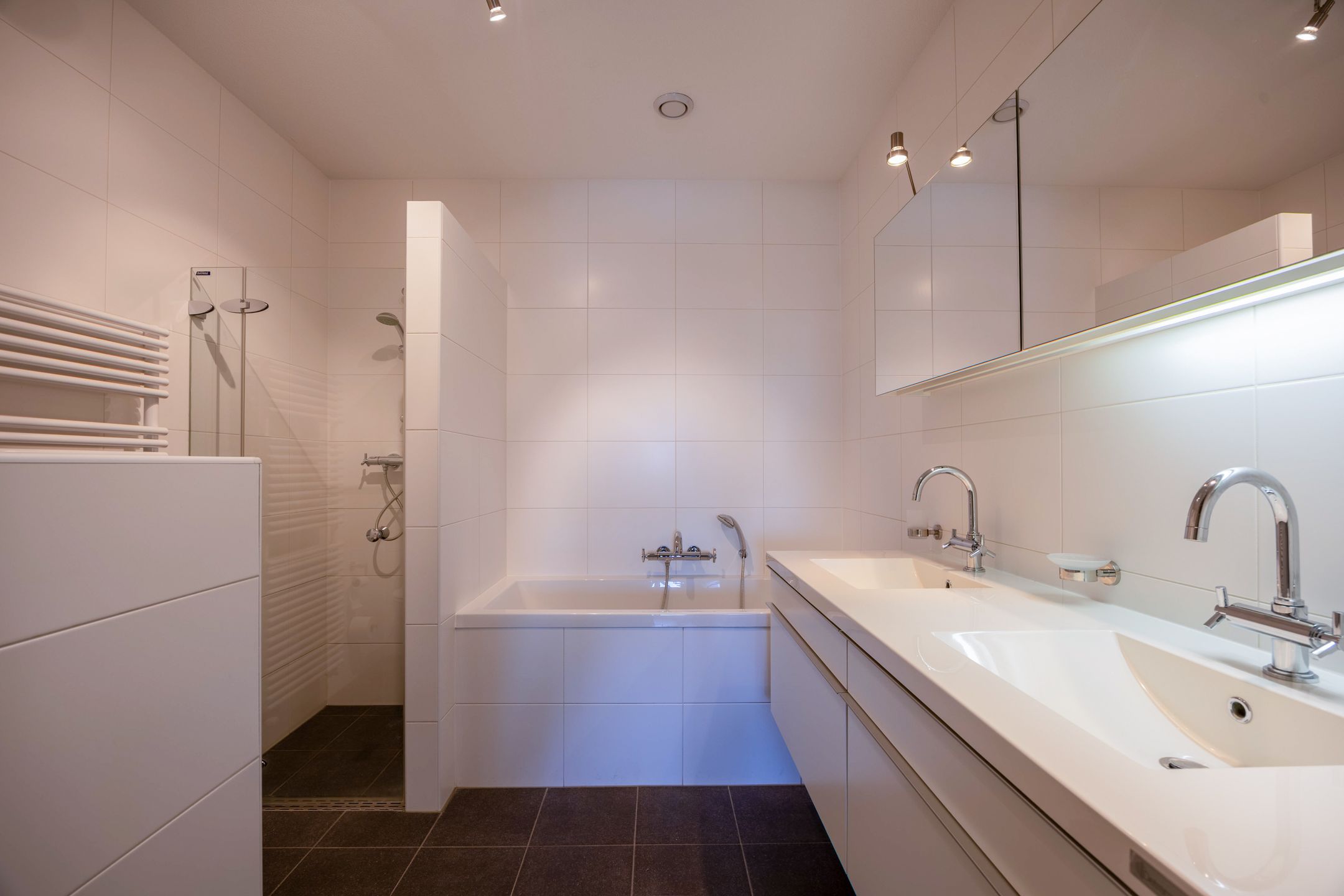 Comfortable 4th-floor apartment with balcony, parking, and scenic views in Cuijk — 23