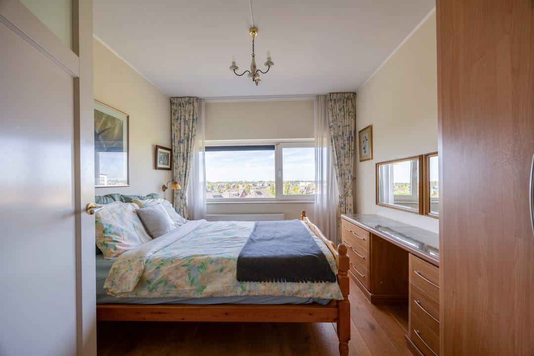 Comfortable 4th-floor apartment with balcony, parking, and scenic views in Cuijk — 30