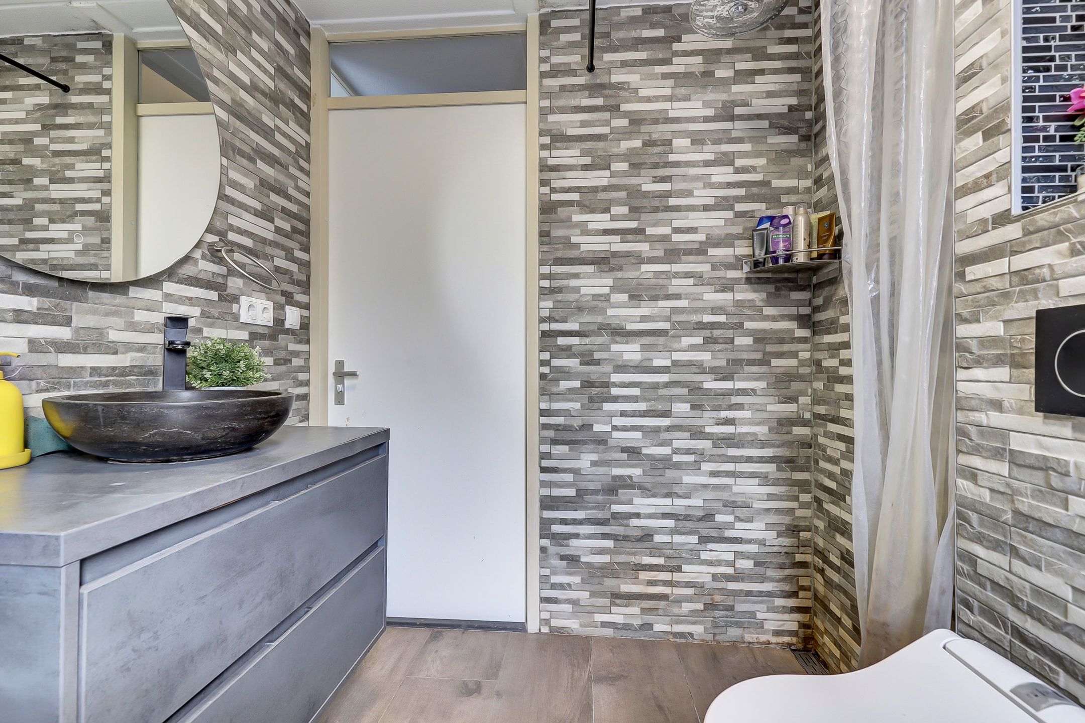 Photo 24 of Zilvermeeuw 18