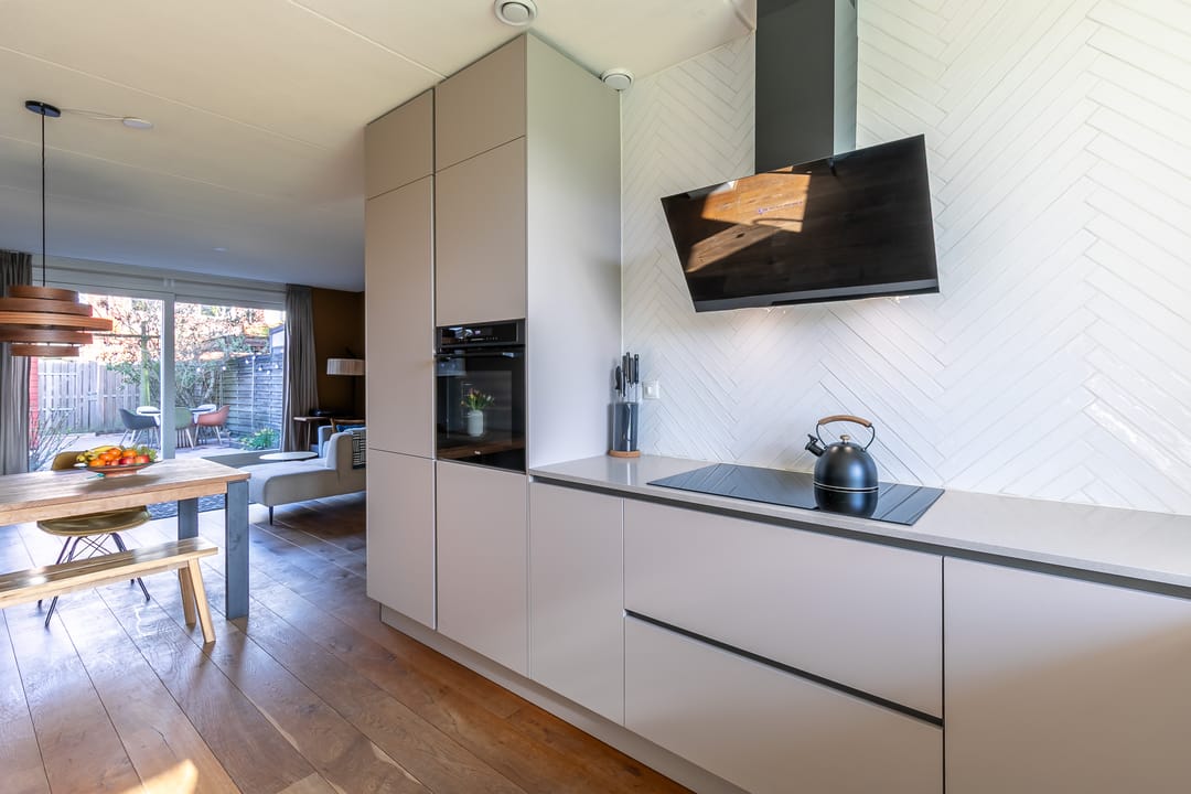 Photo 16 of Evertsenstraat 34