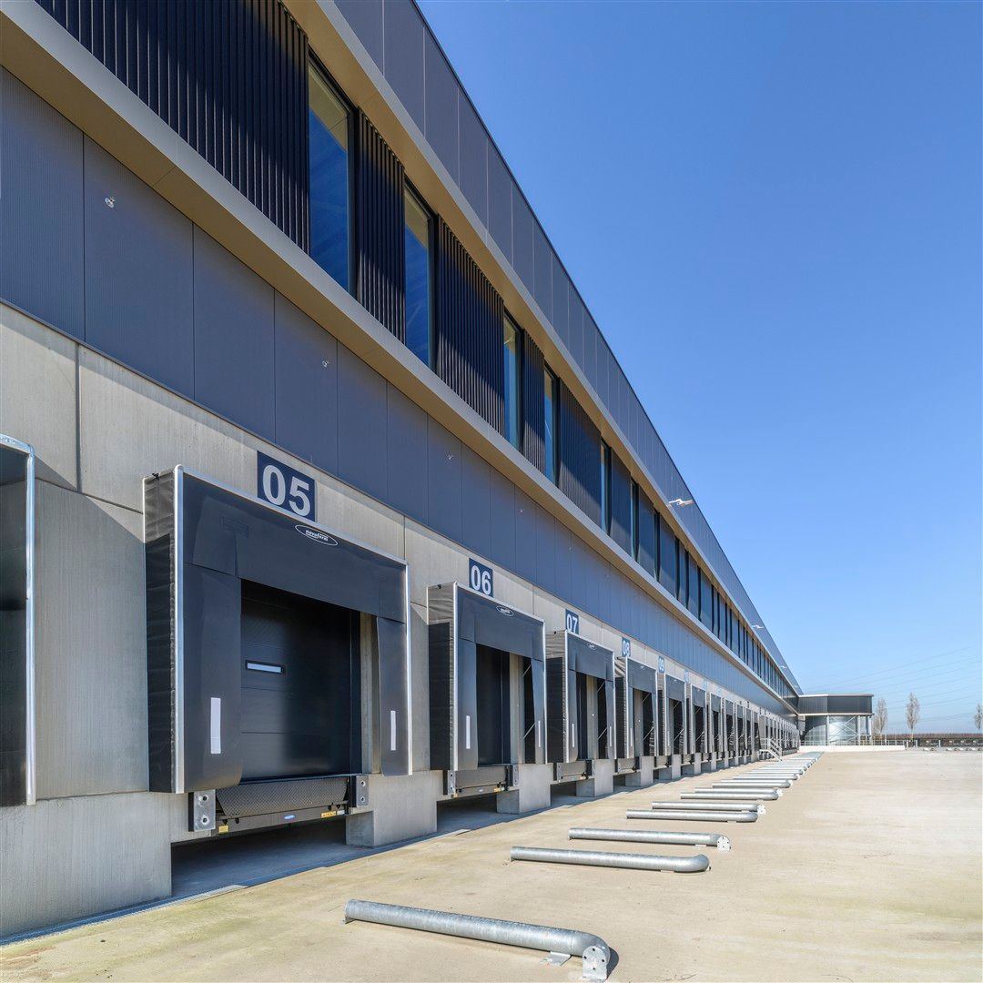 View photo 4 of Linie 9