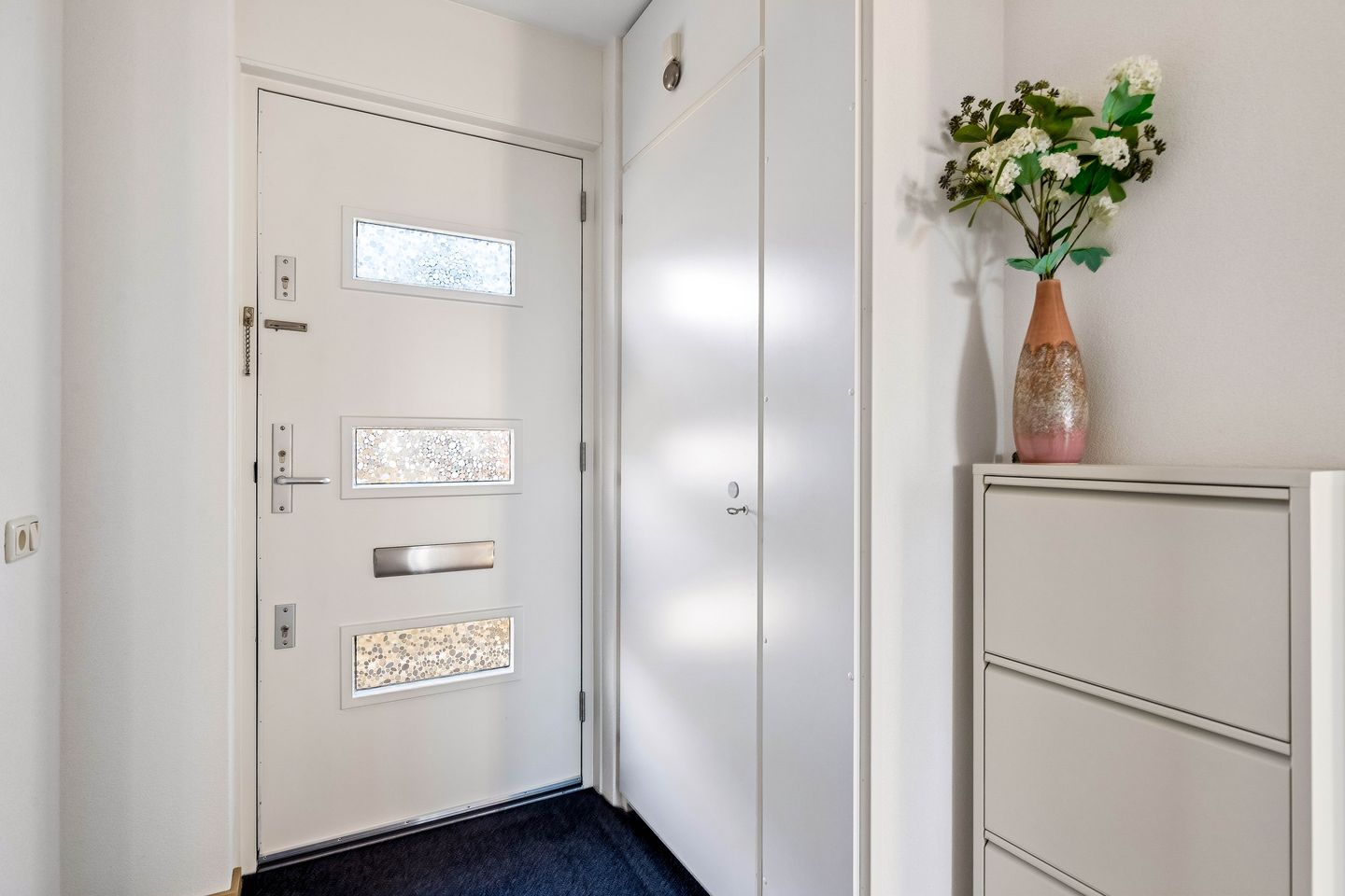 Renovated Semi-Bungalow with Communal Garden in Almere — 15