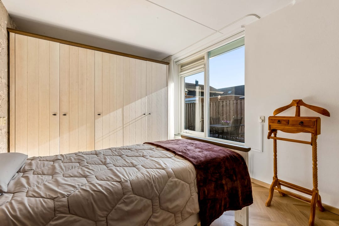 Renovated Semi-Bungalow with Communal Garden in Almere — 22