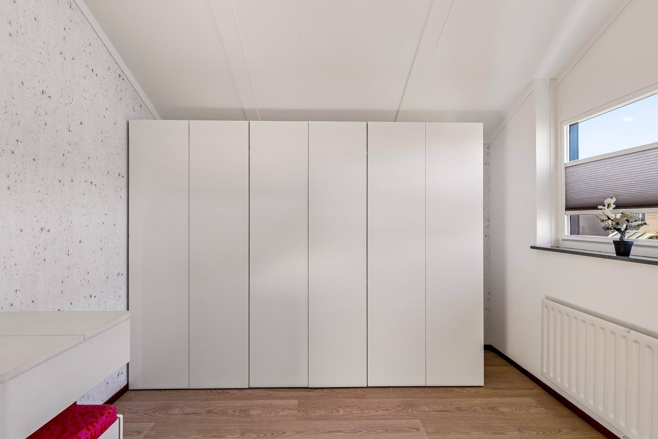 Renovated Semi-Bungalow with Communal Garden in Almere — 32