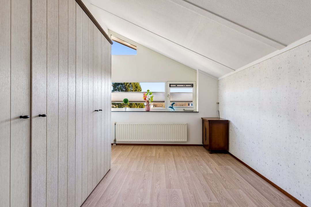 Renovated Semi-Bungalow with Communal Garden in Almere — 33