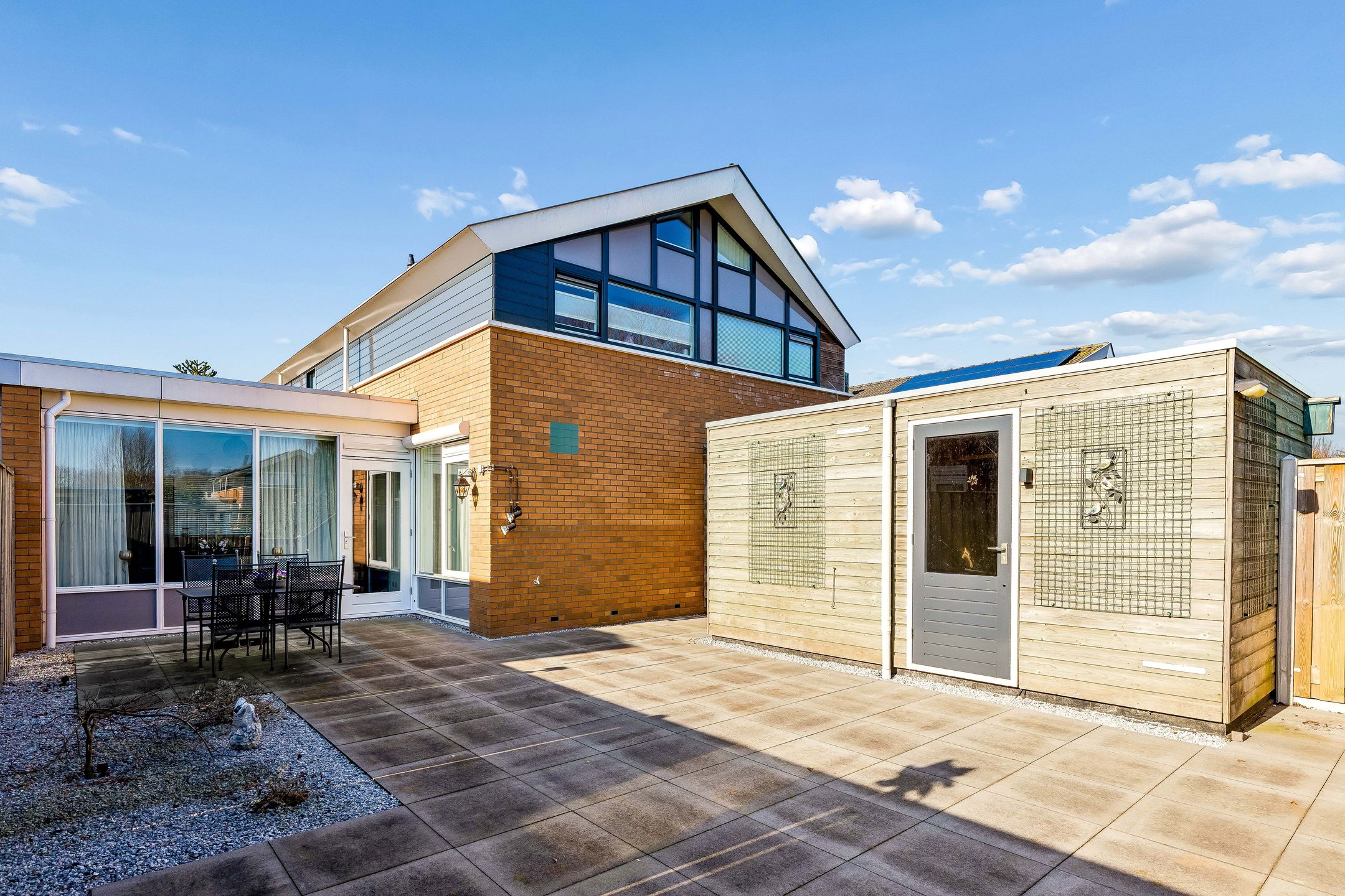 Renovated Semi-Bungalow with Communal Garden in Almere — 38