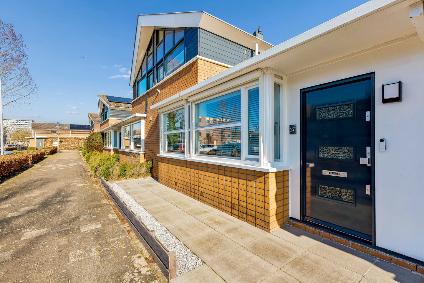 Renovated Semi-Bungalow with Communal Garden in Almere — 44