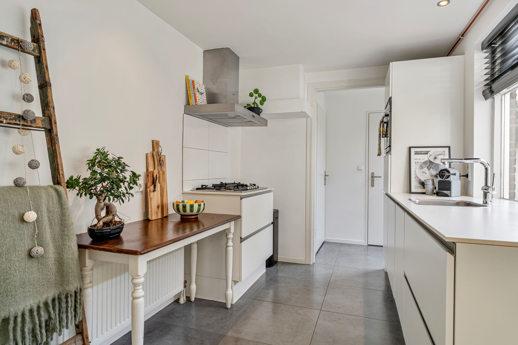 Stylish and Move-in Ready 1930s Terraced House with Sunny South-Facing Garden in Tilburg — 12