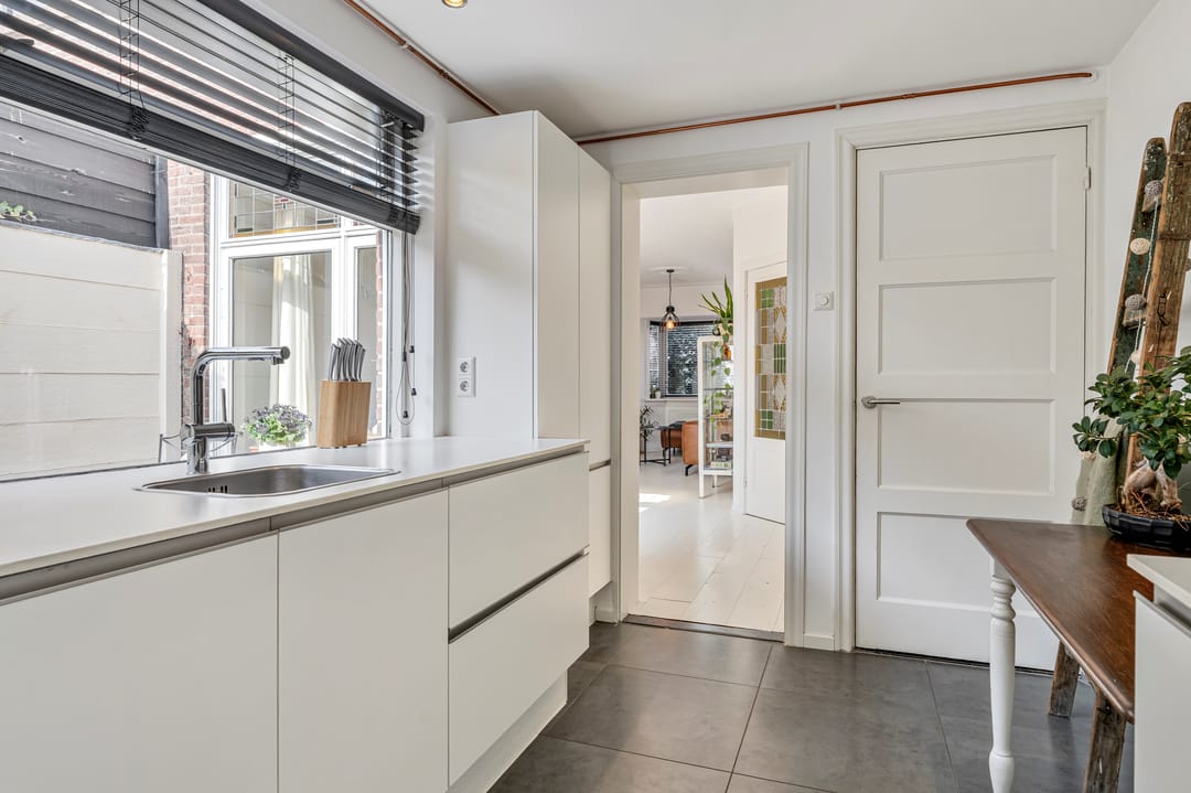Stylish and Move-in Ready 1930s Terraced House with Sunny South-Facing Garden in Tilburg — 13