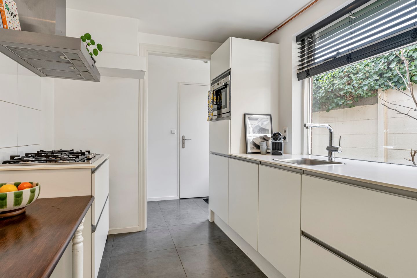 Stylish and Move-in Ready 1930s Terraced House with Sunny South-Facing Garden in Tilburg — 14