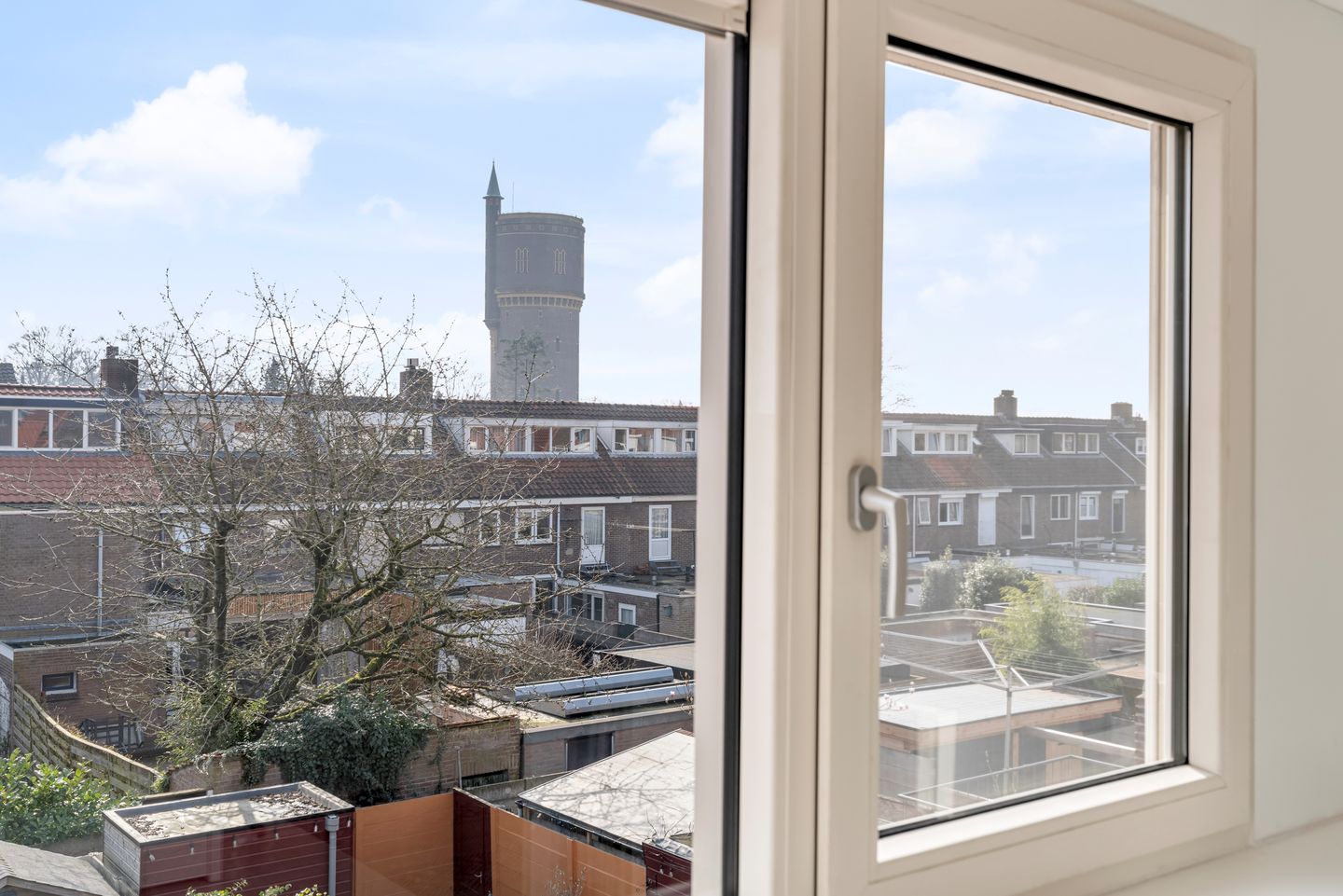 Stylish and Move-in Ready 1930s Terraced House with Sunny South-Facing Garden in Tilburg — 29