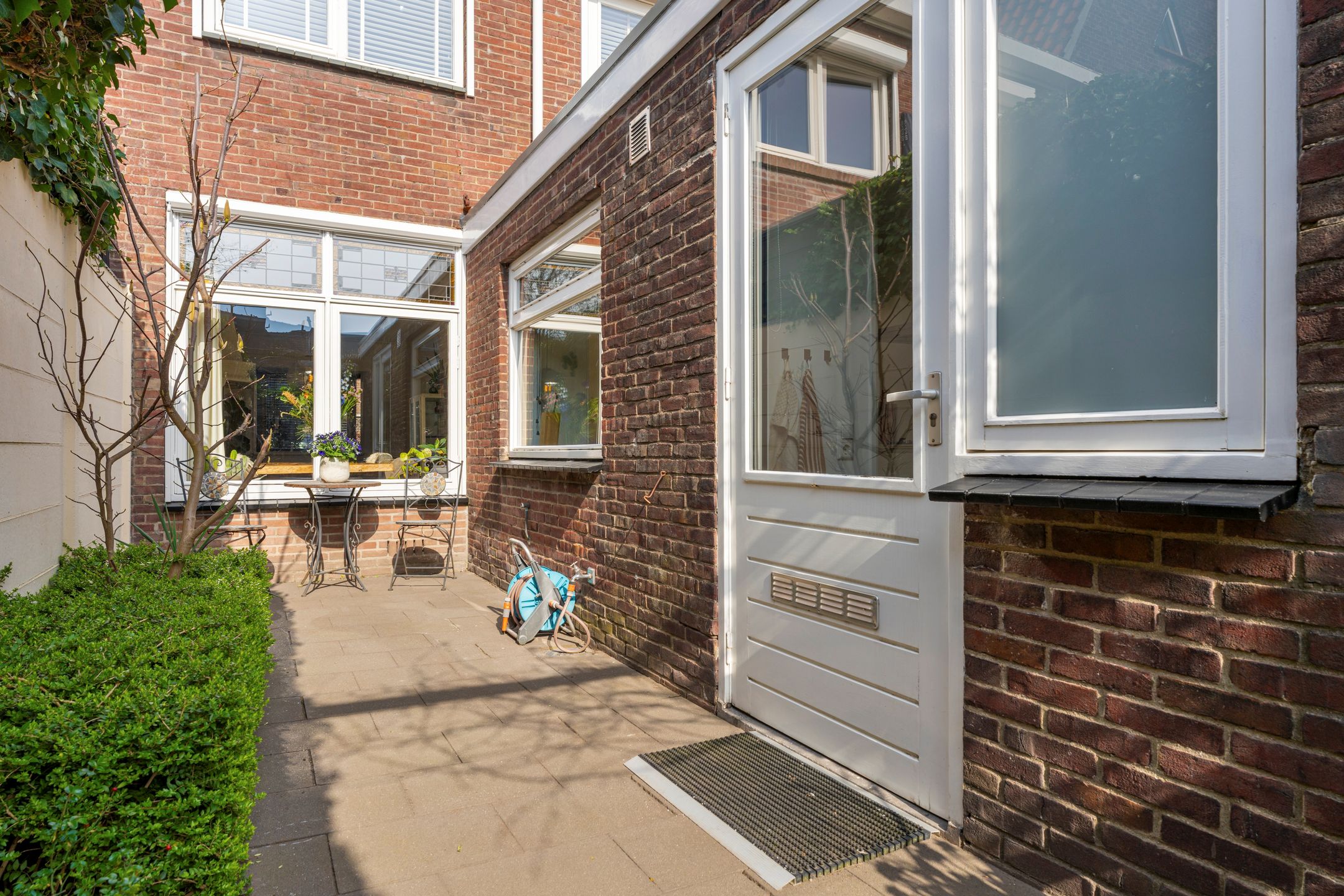 Stylish and Move-in Ready 1930s Terraced House with Sunny South-Facing Garden in Tilburg — 33